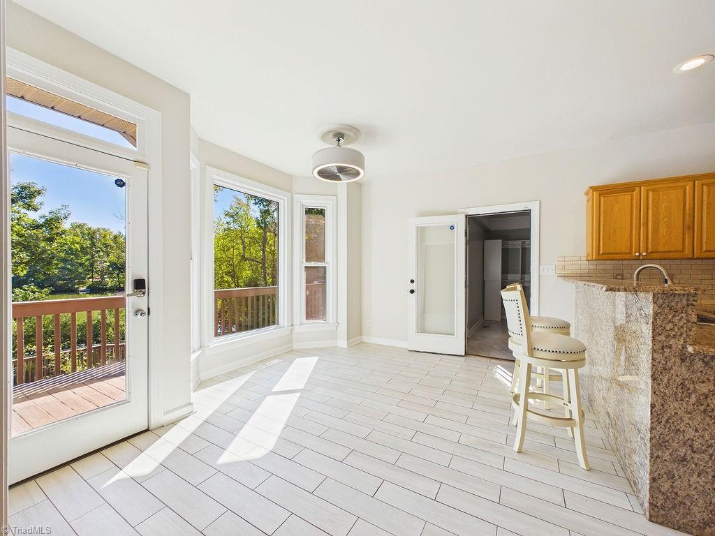 948 Aquaview Drive