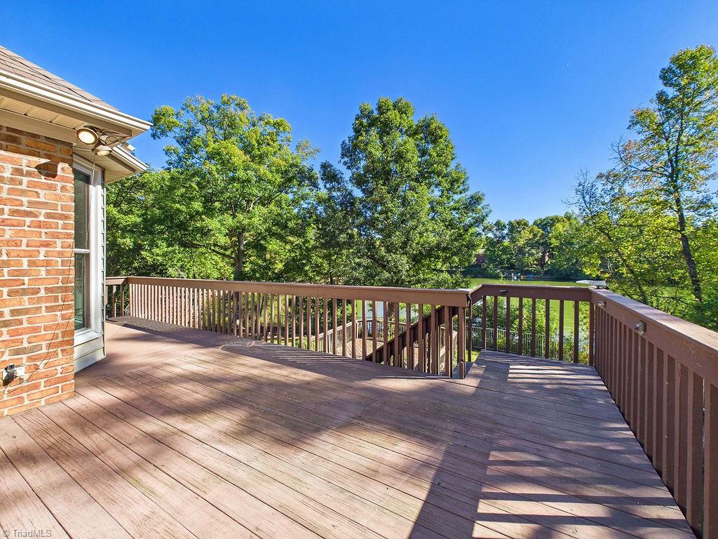 948 Aquaview Drive
