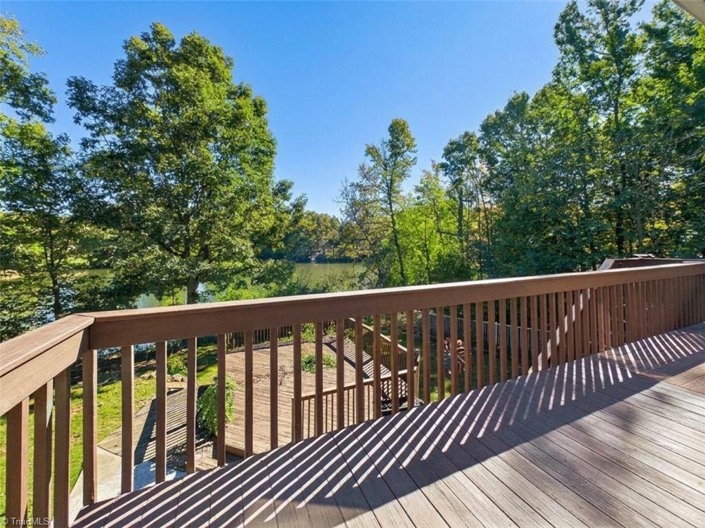 948 Aquaview Drive
