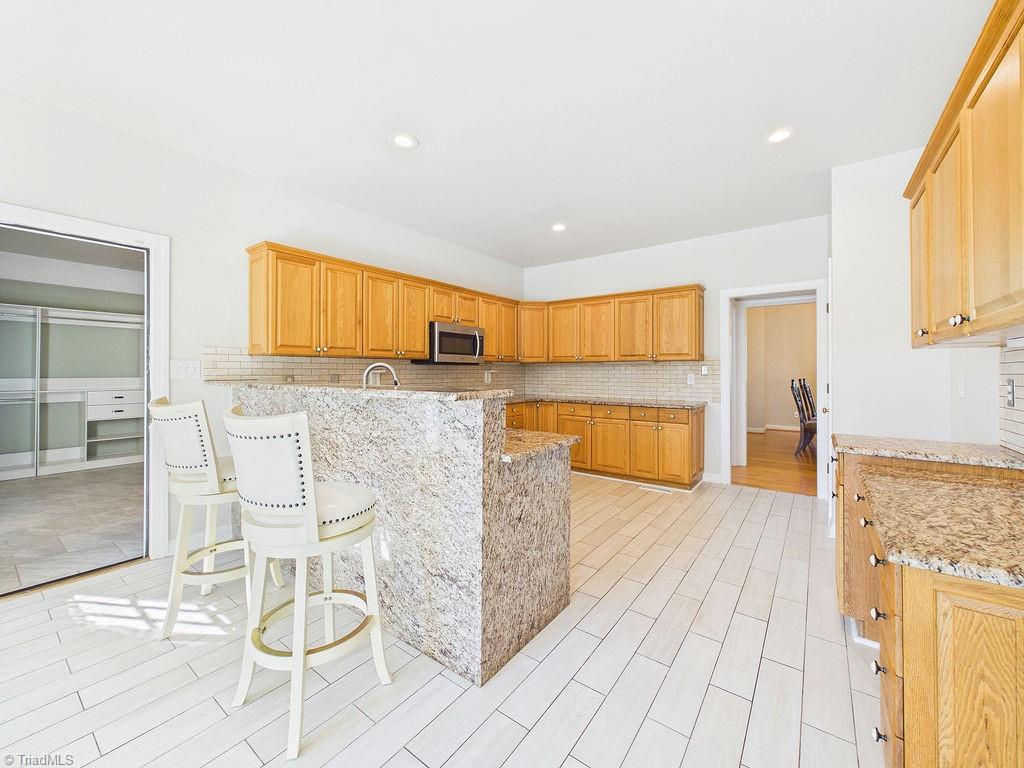 948 Aquaview Drive