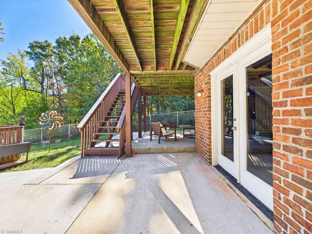 948 Aquaview Drive