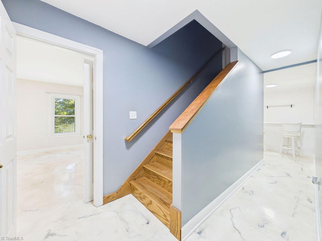 948 Aquaview Drive