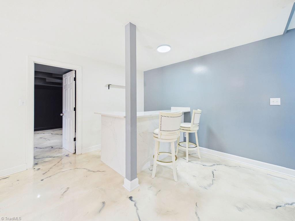948 Aquaview Drive