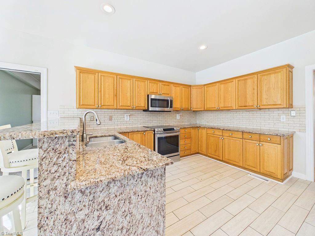 948 Aquaview Drive