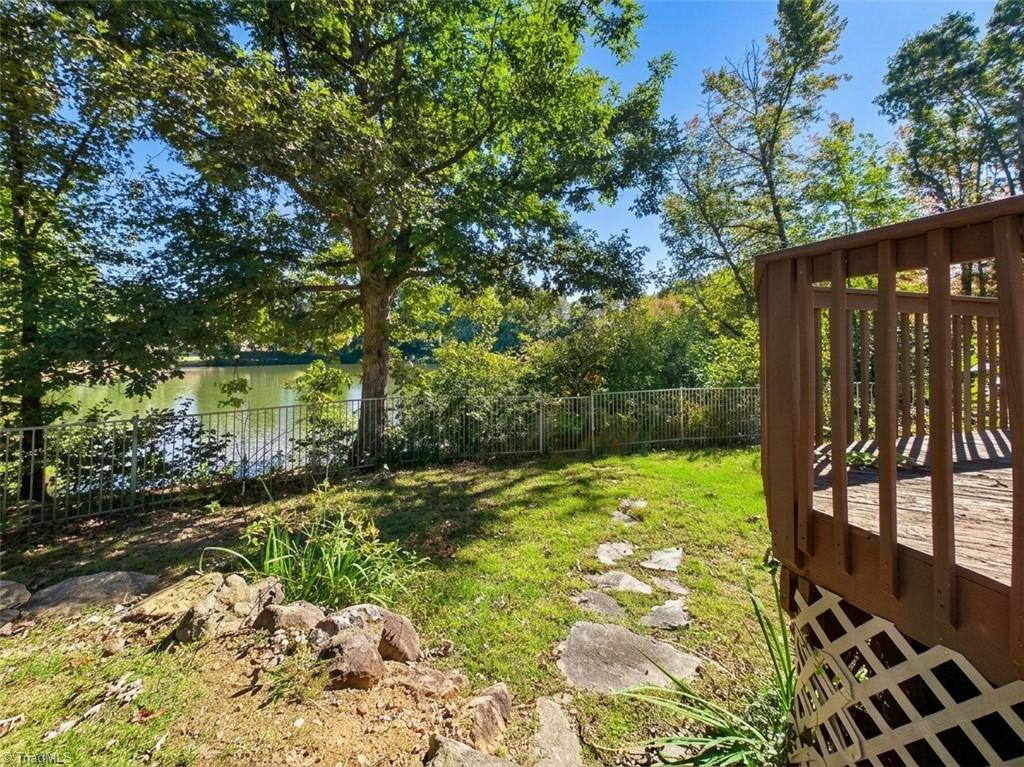 948 Aquaview Drive