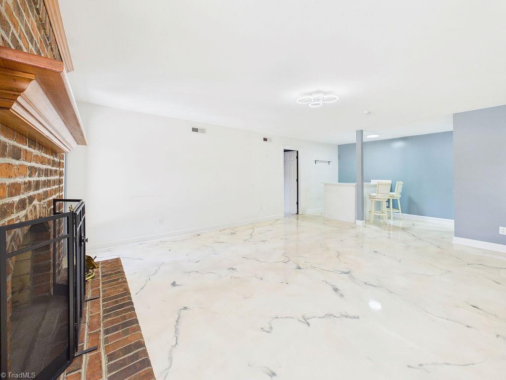 948 Aquaview Drive