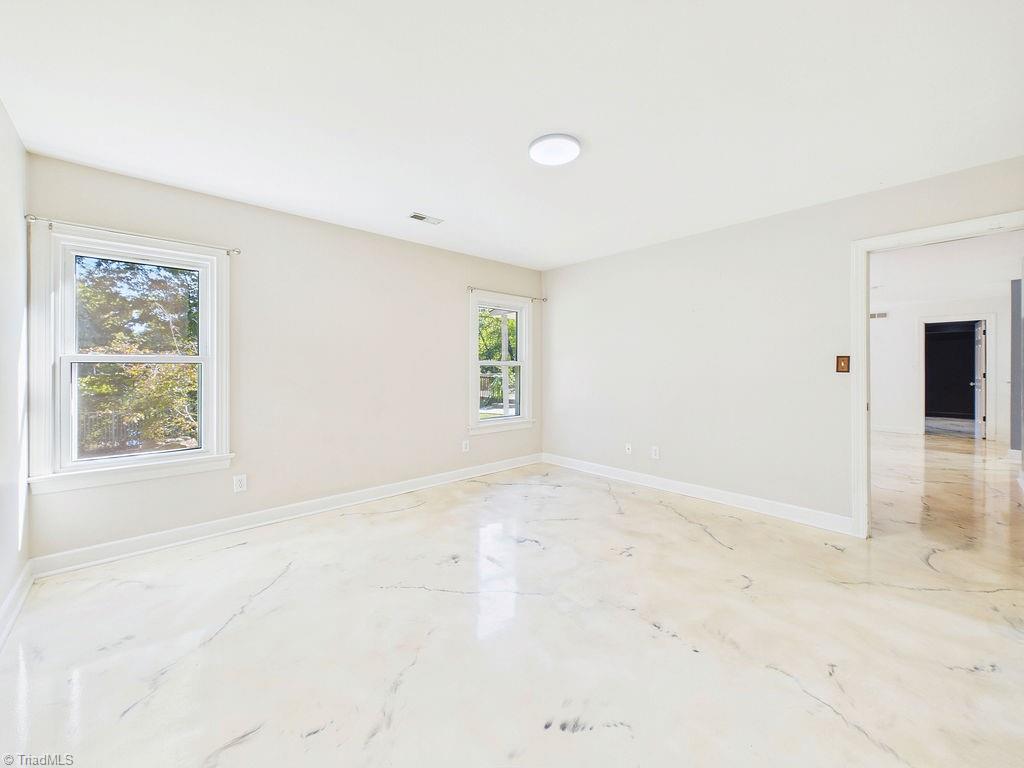 948 Aquaview Drive