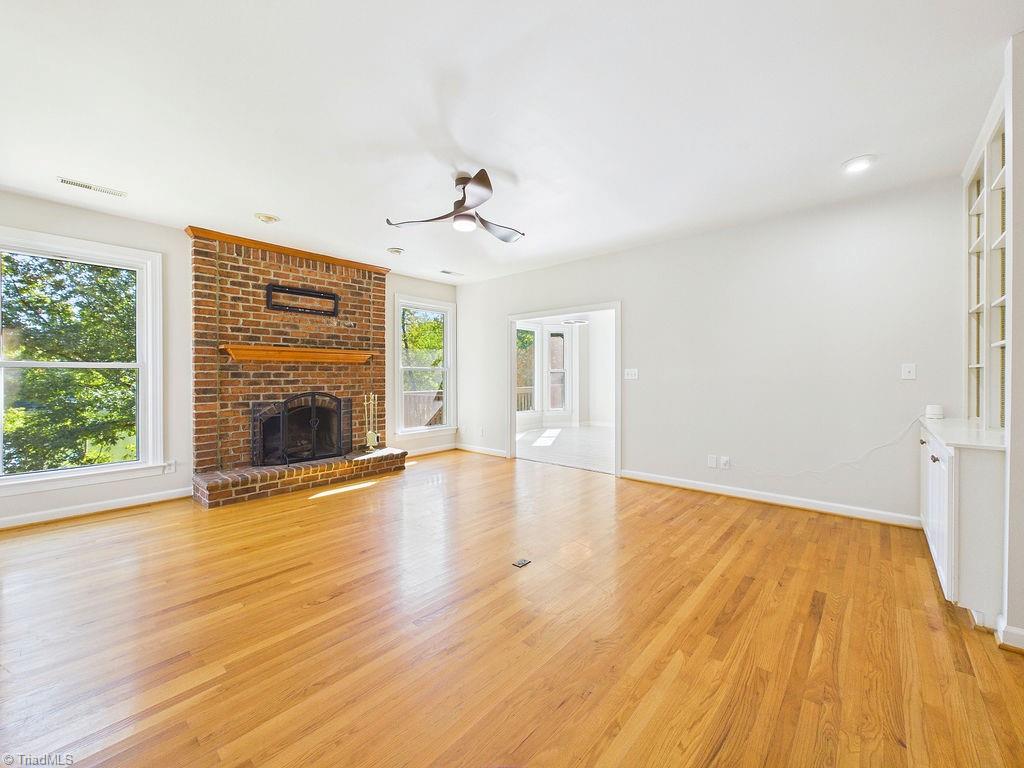 948 Aquaview Drive