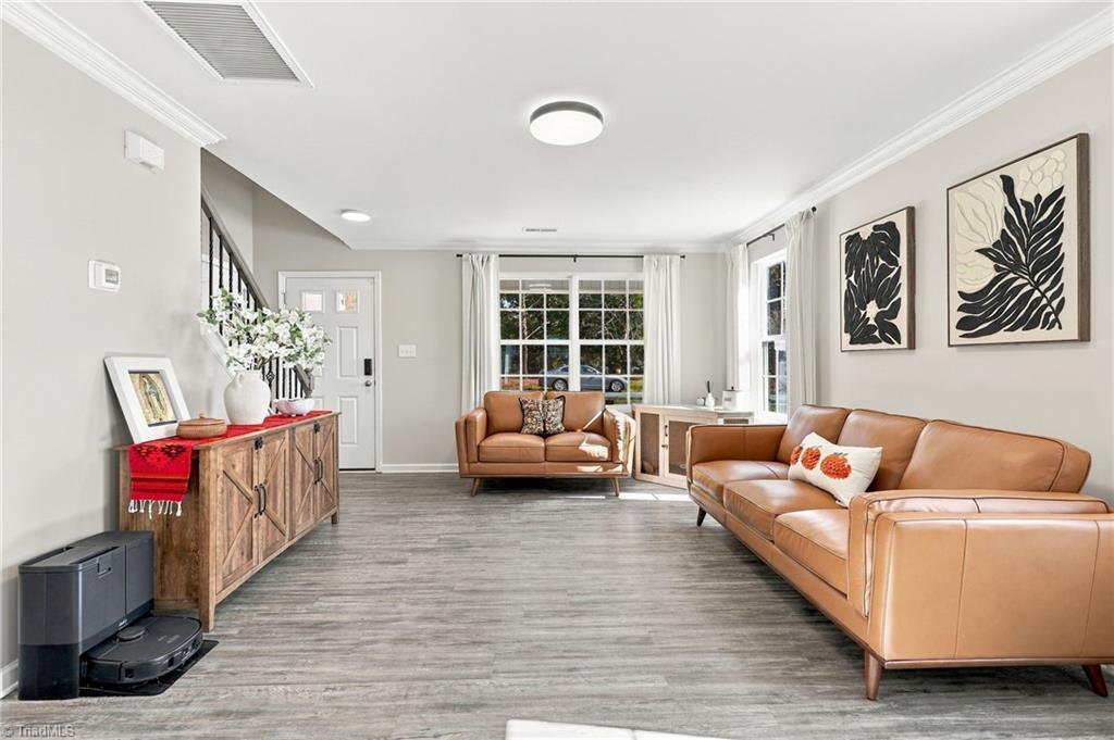 3923 Straw Hat Road