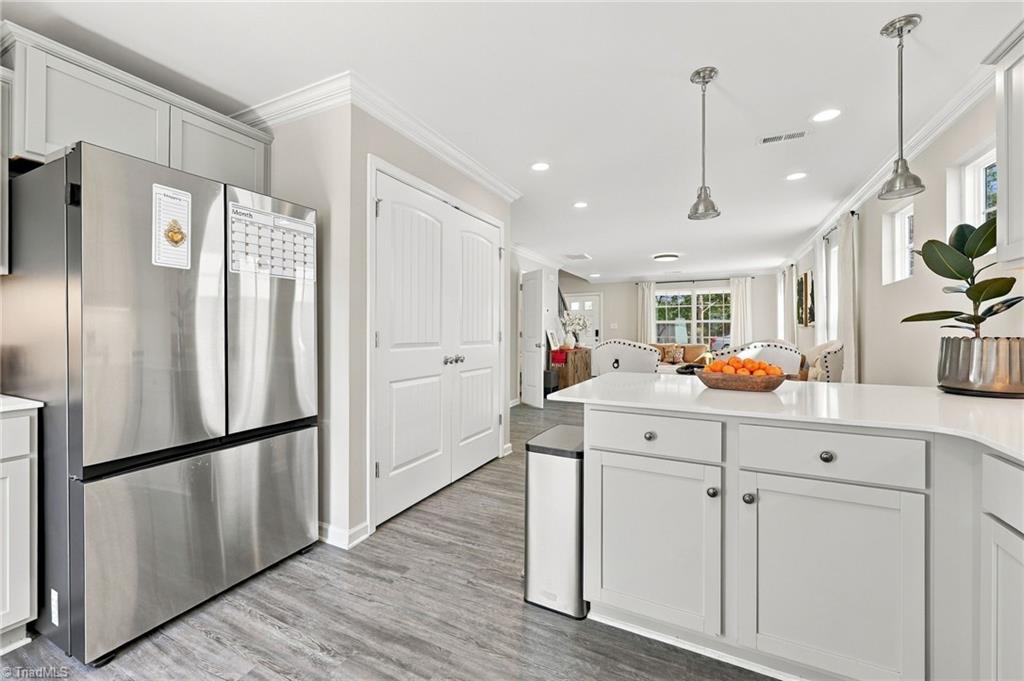 3923 Straw Hat Road