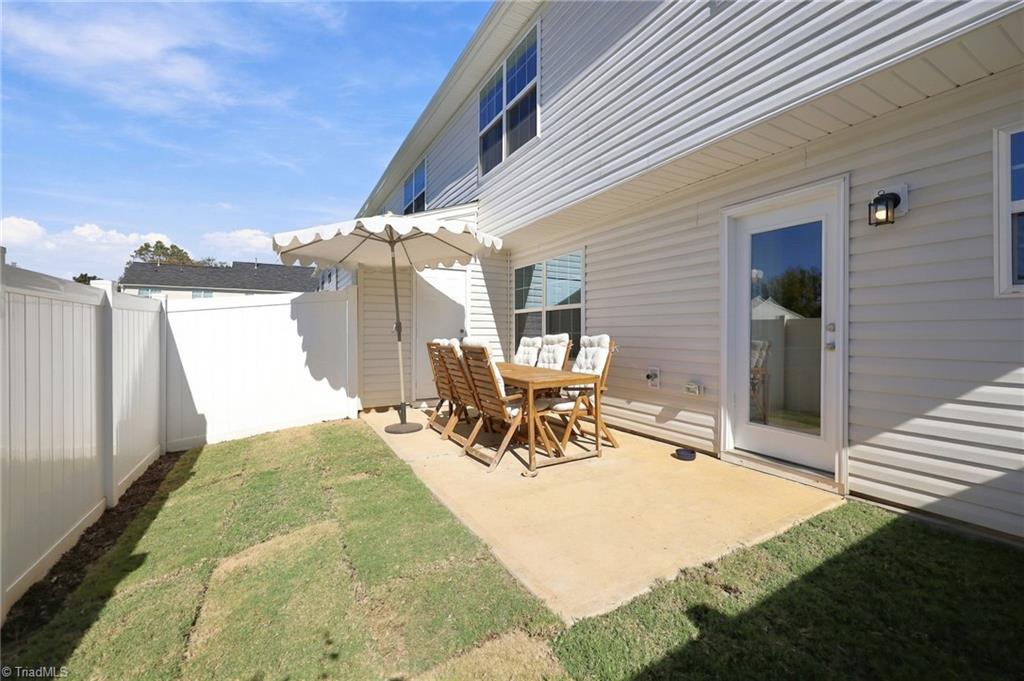 3923 Straw Hat Road