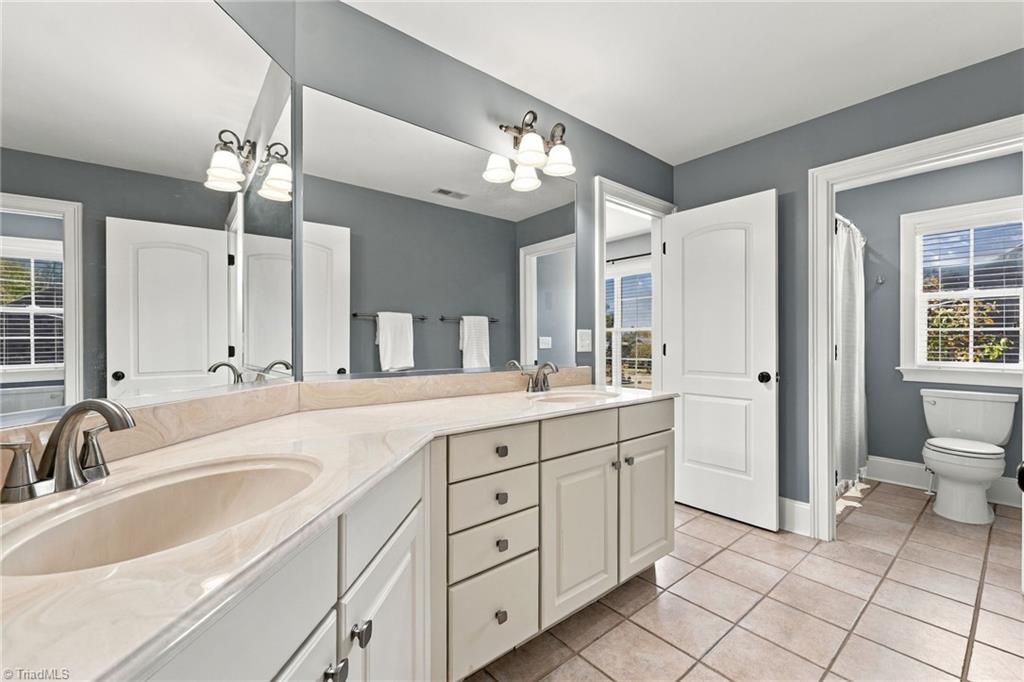 225 Heatherwood Drive, Winston-Salem