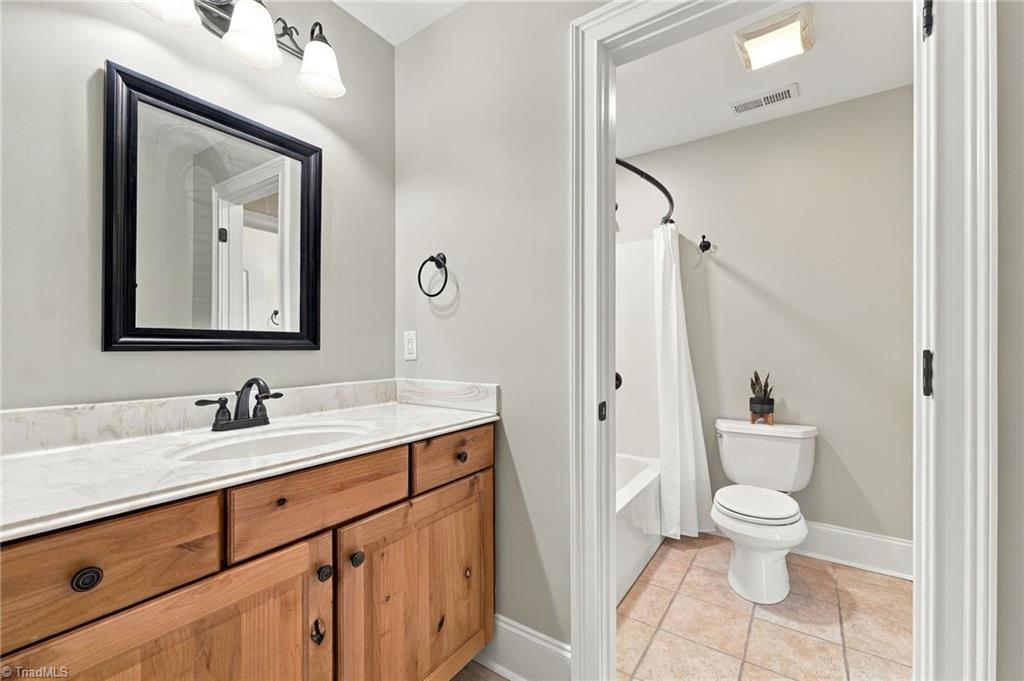 225 Heatherwood Drive, Winston-Salem