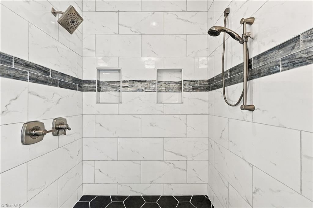 225 Heatherwood Drive, Winston-Salem