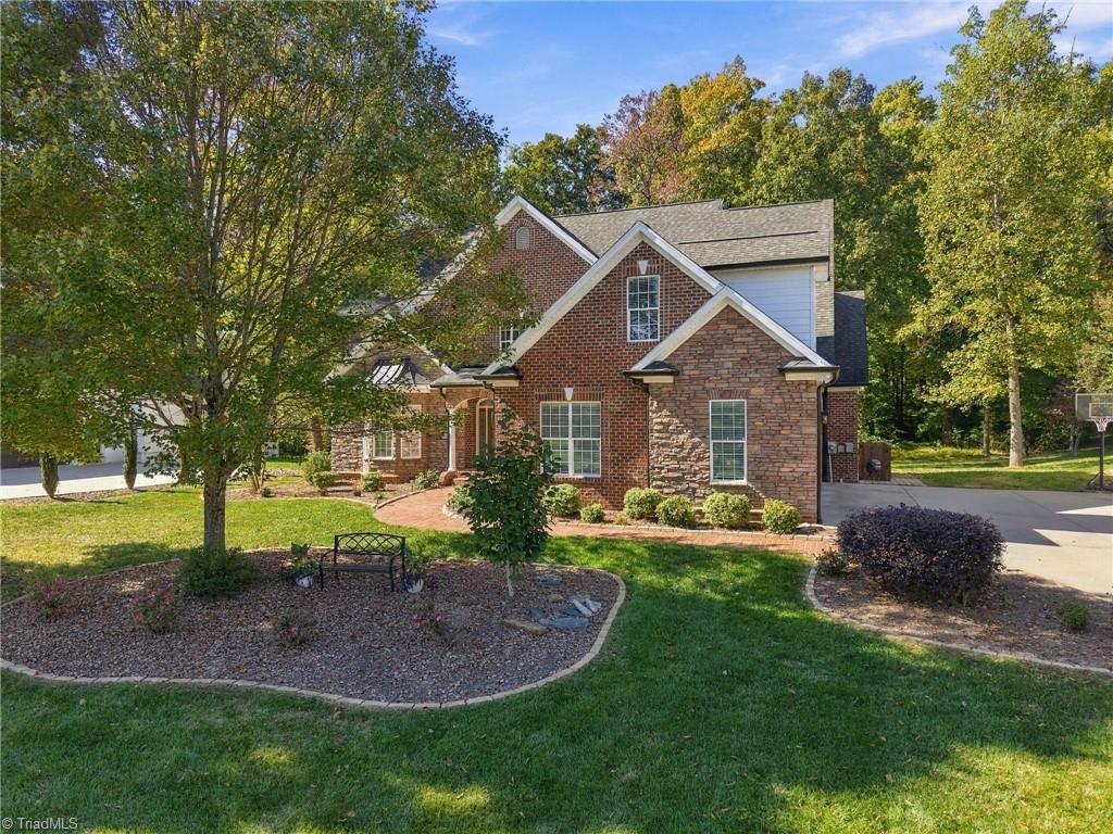 225 Heatherwood Drive, Winston-Salem