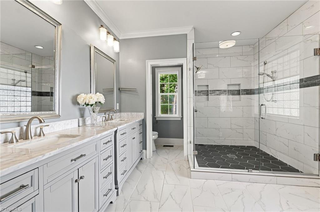 225 Heatherwood Drive, Winston-Salem
