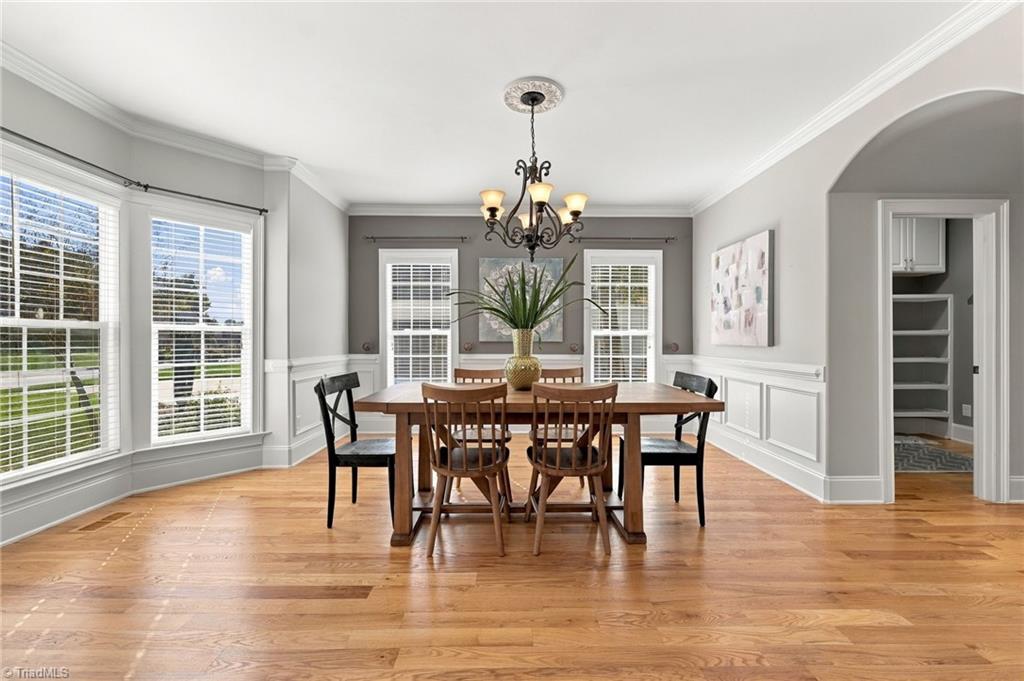 225 Heatherwood Drive, Winston-Salem