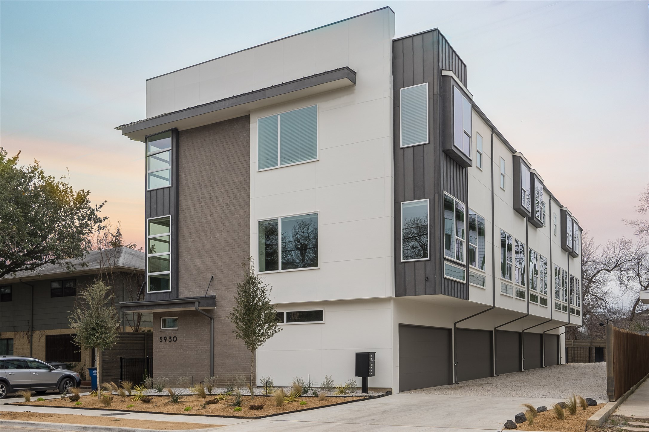 5930 Ross Avenue 105