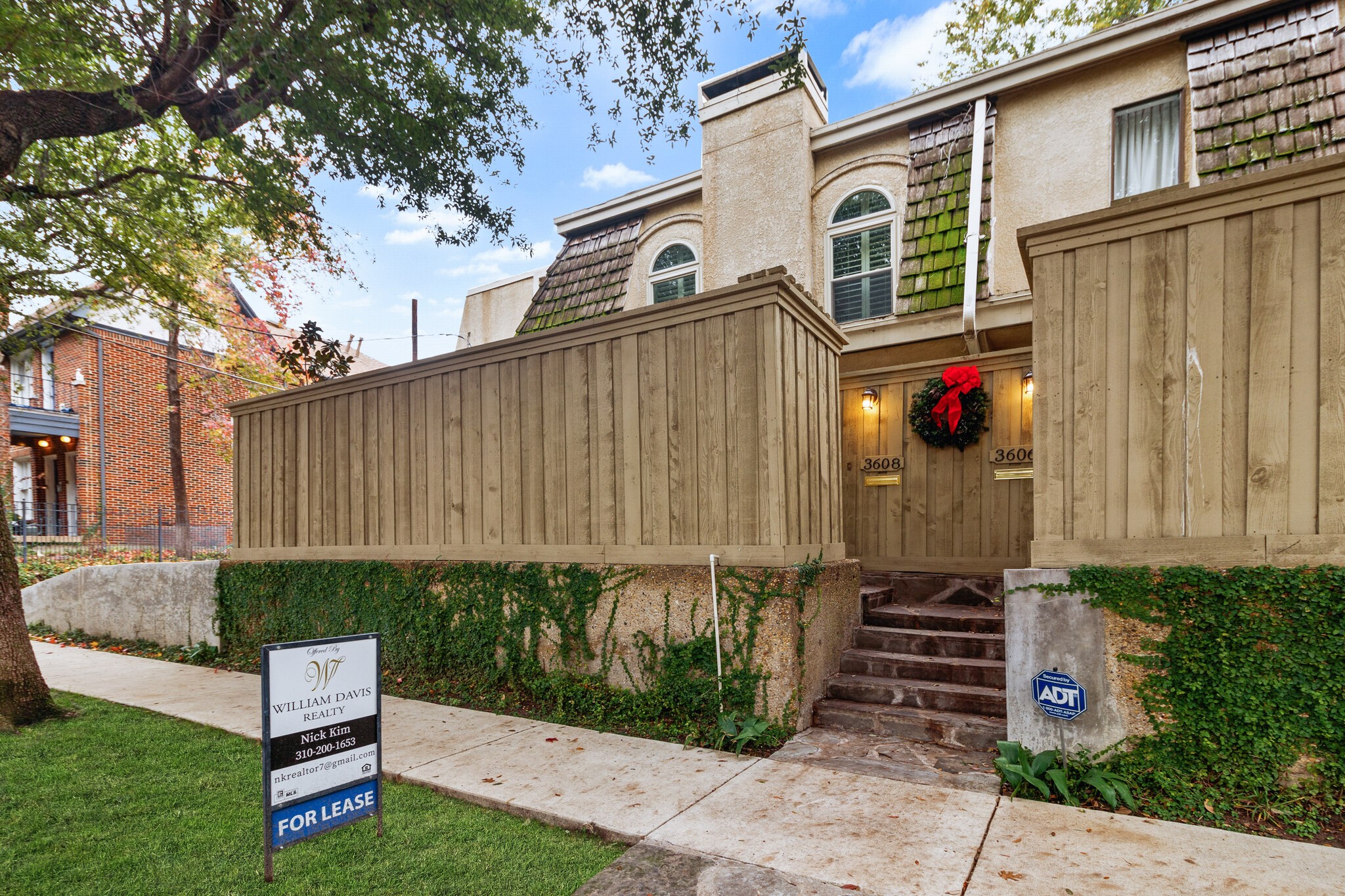 3608 Hawthorne Avenue