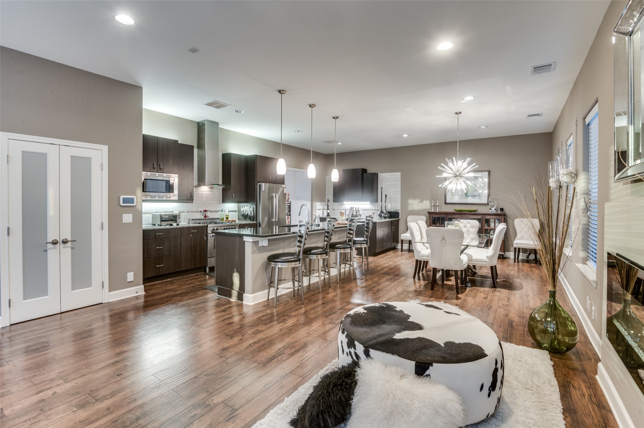 1717 Annex Avenue 204