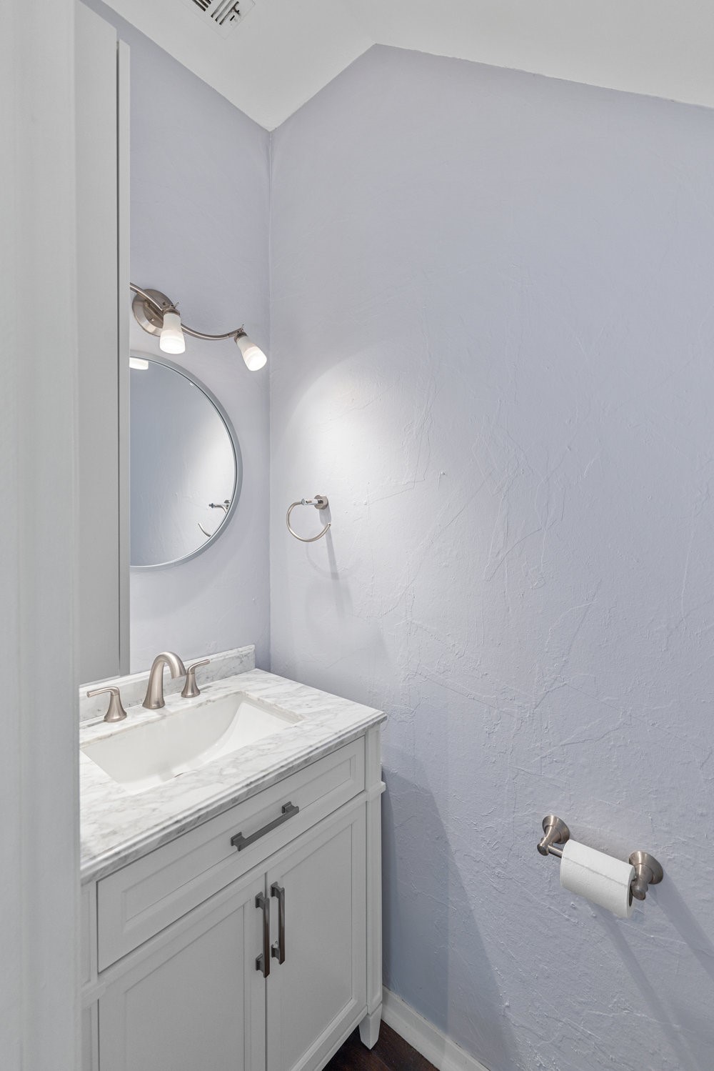 3818 N Hall Street 125