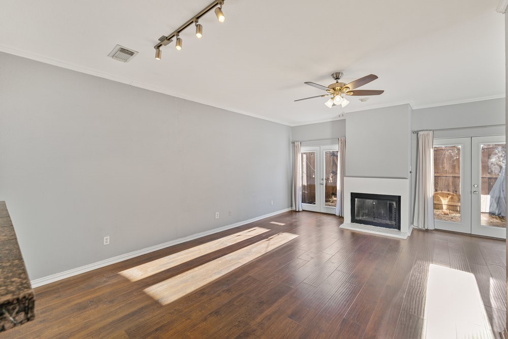 3818 N Hall Street 125