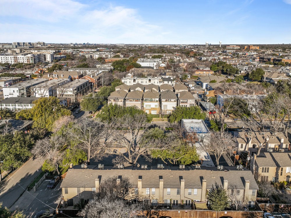 3818 N Hall Street 125