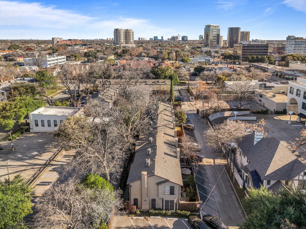 3818 N Hall Street 125