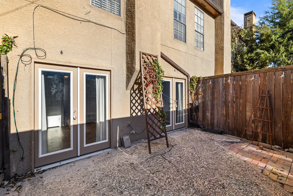 3818 N Hall Street 125