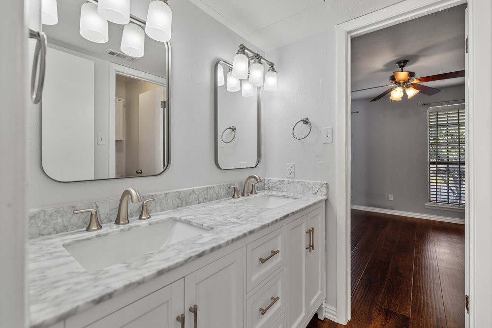 3818 N Hall Street 125