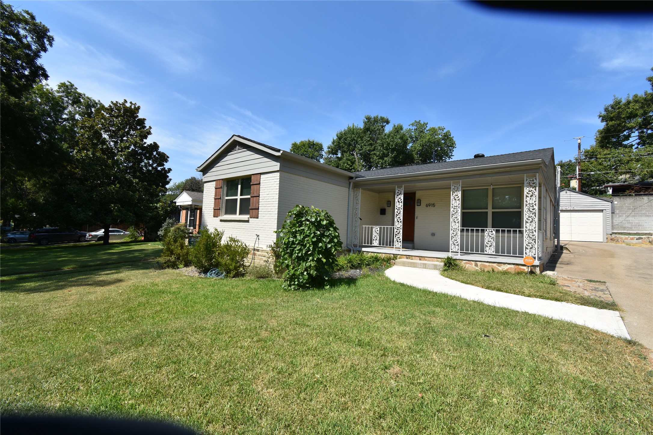 6915 E Grand Avenue