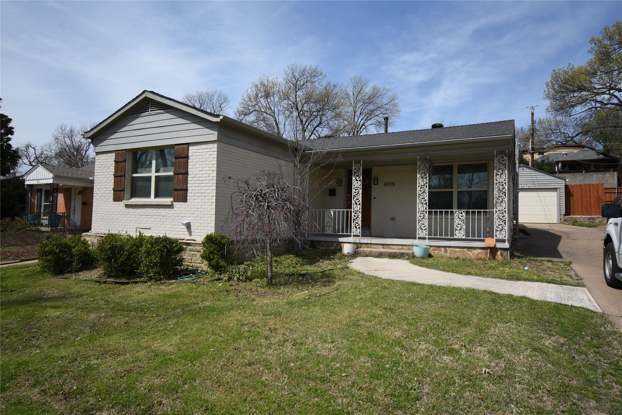 6915 E Grand Avenue