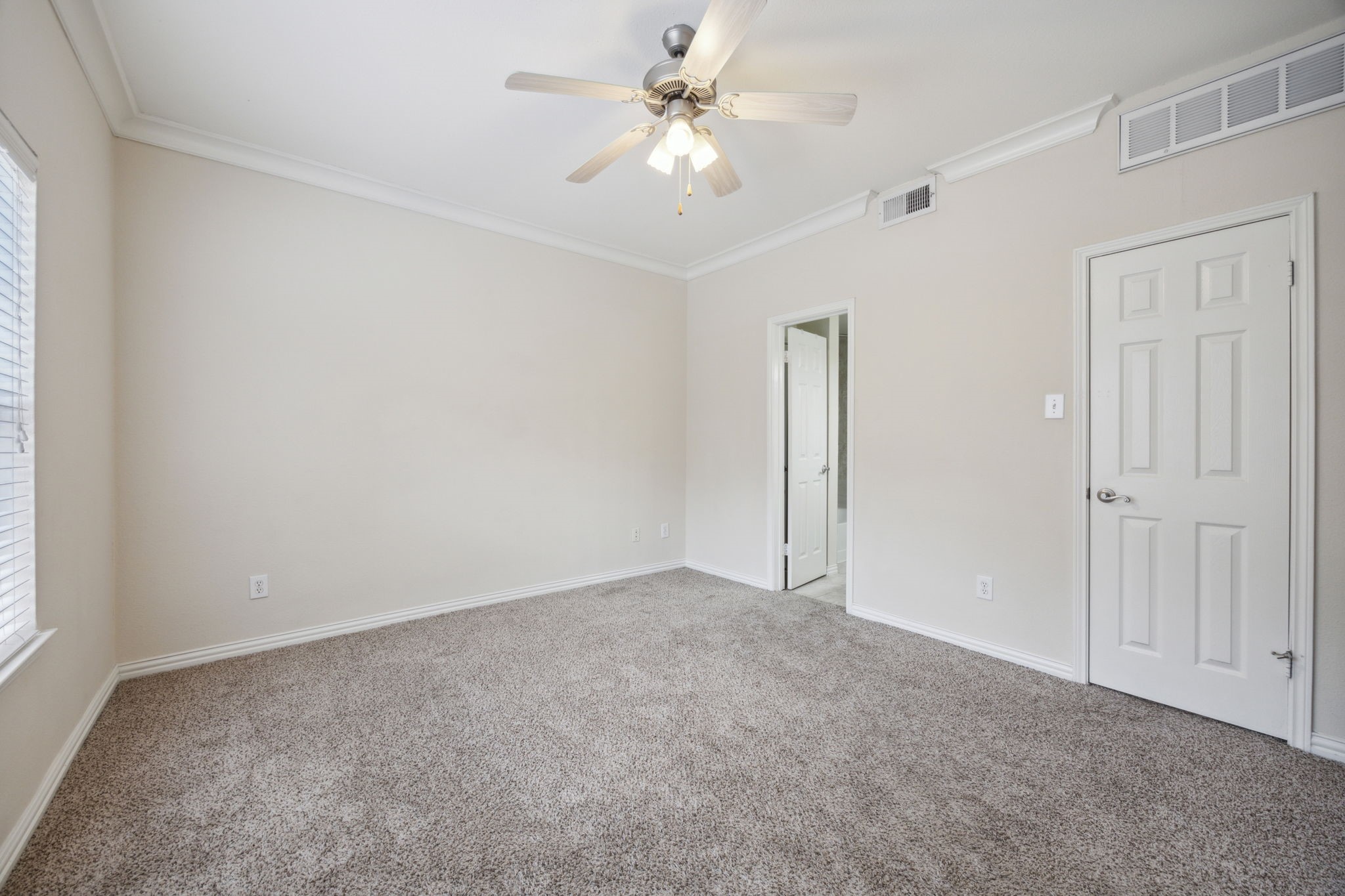 2201 Wolf Street 2104