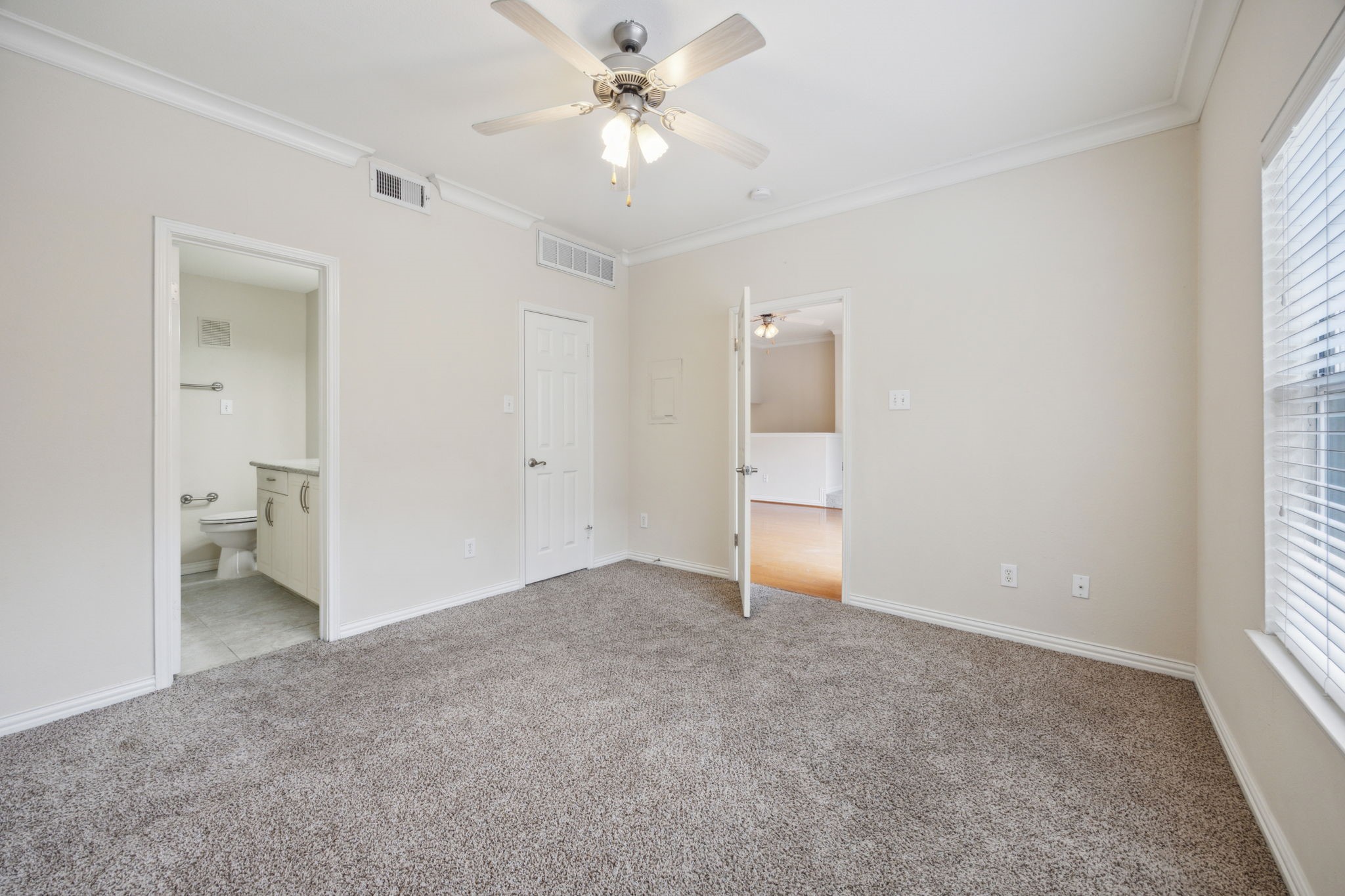 2201 Wolf Street 2104