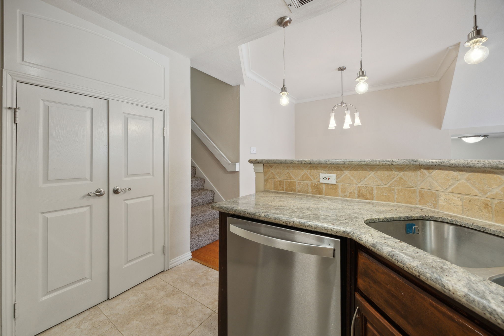 2201 Wolf Street 2104