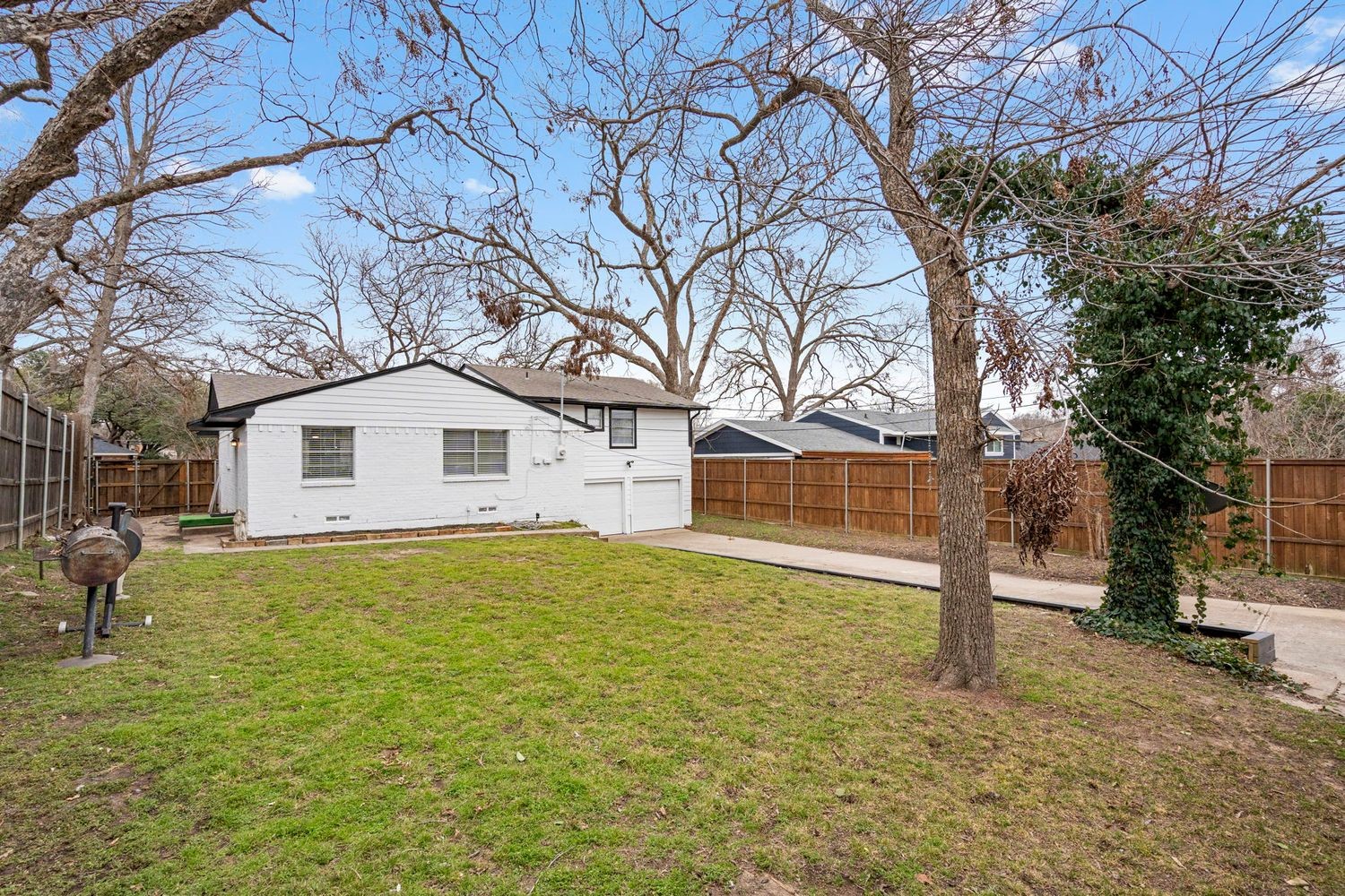 9723 Queenswood Lane