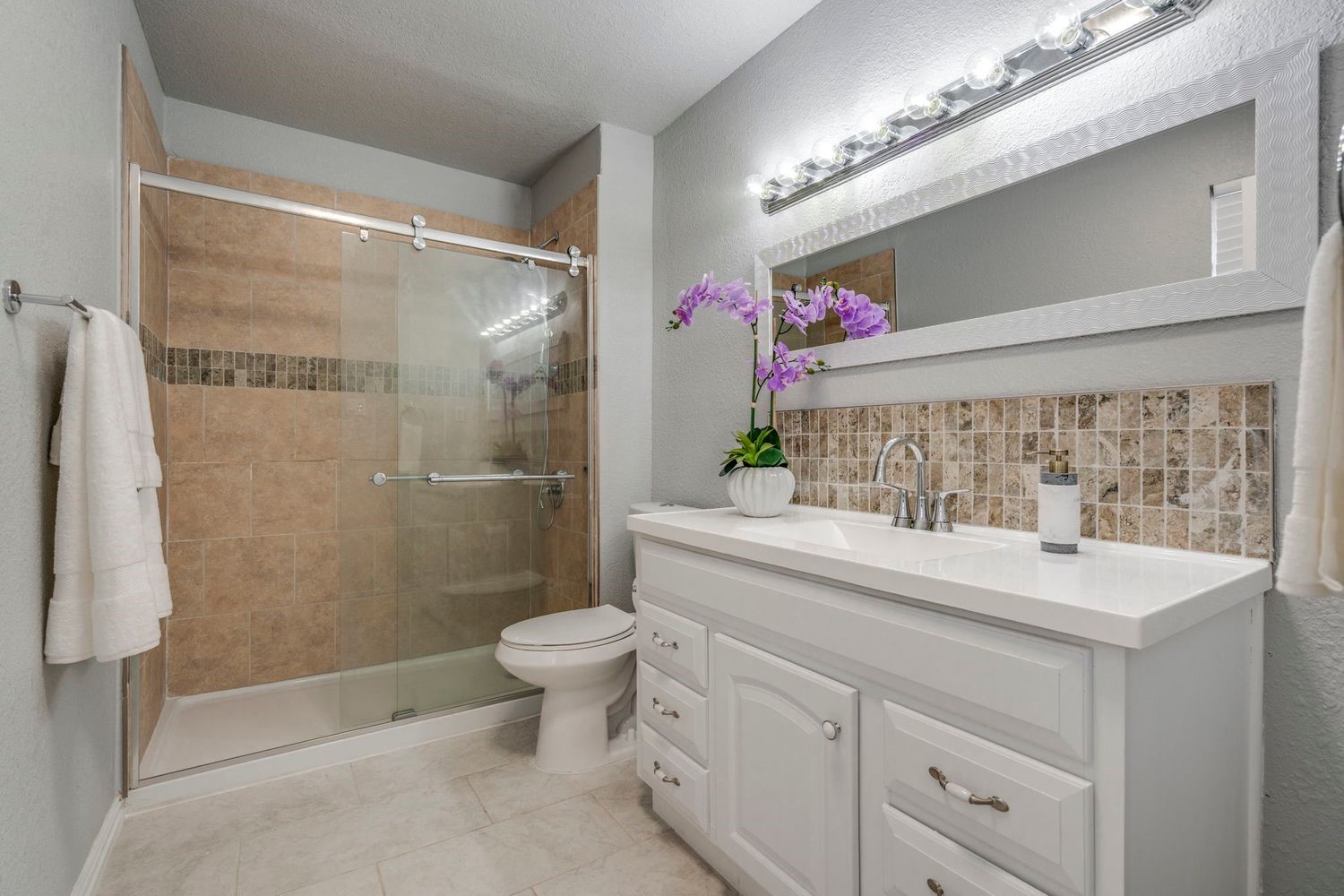 9723 Queenswood Lane