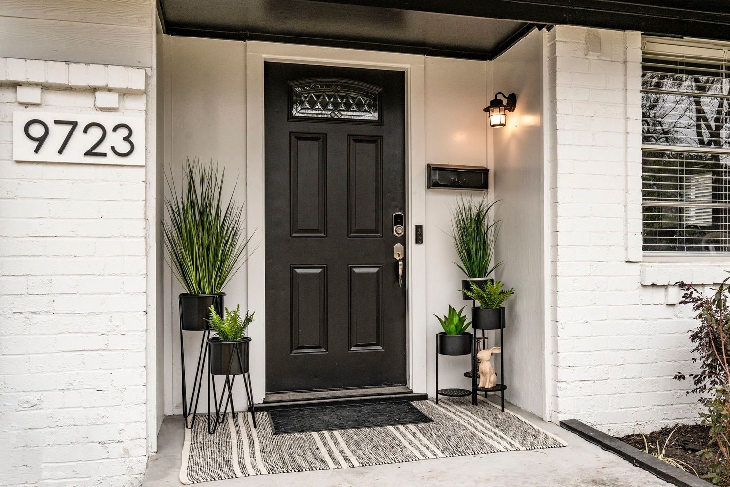 9723 Queenswood Lane