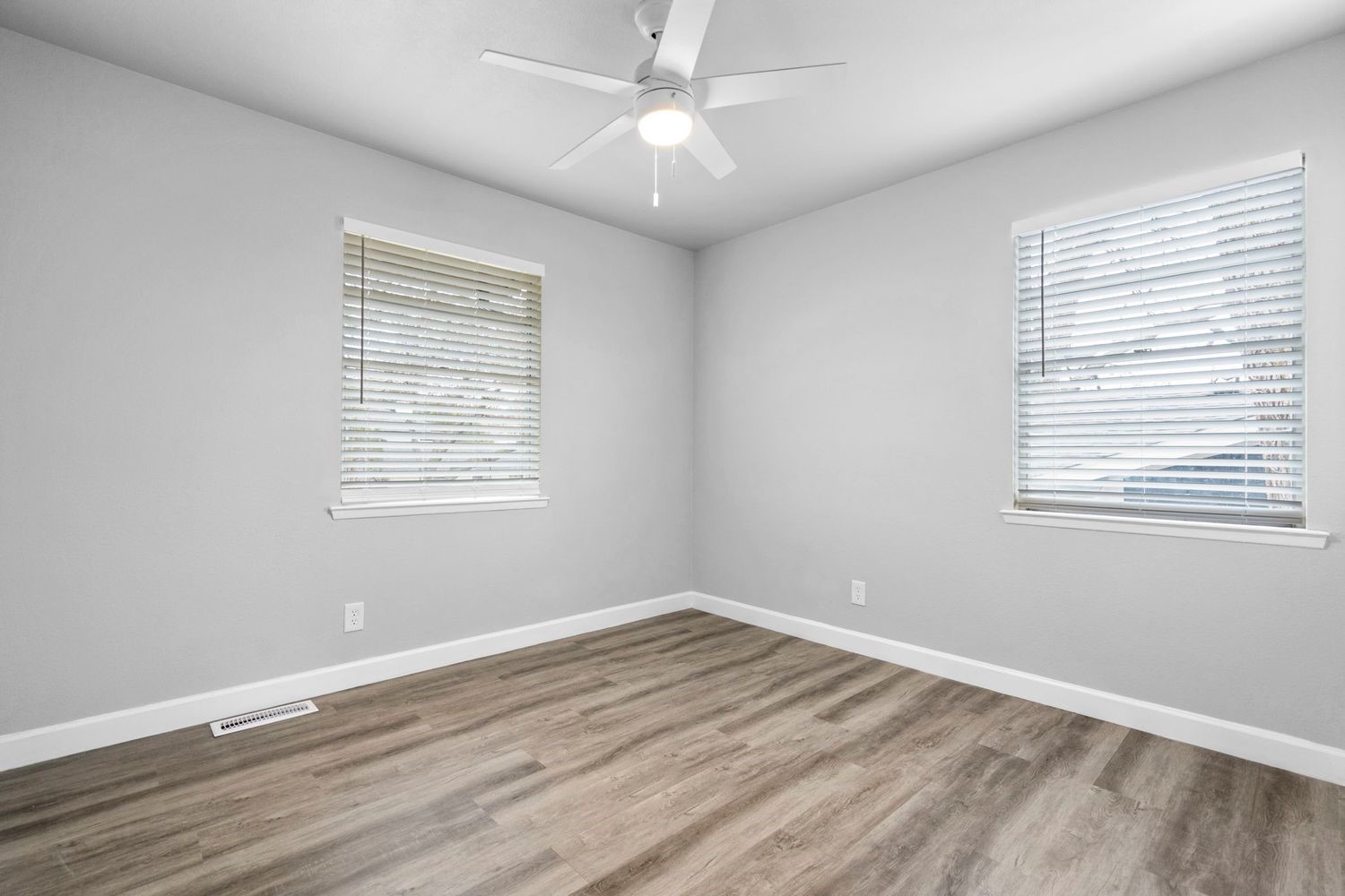 9723 Queenswood Lane