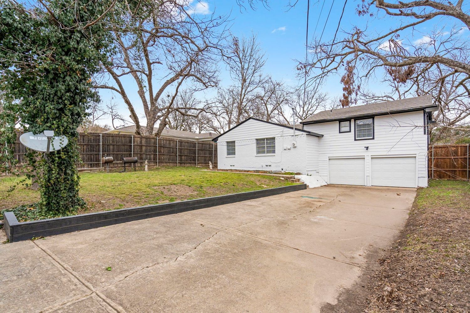 9723 Queenswood Lane