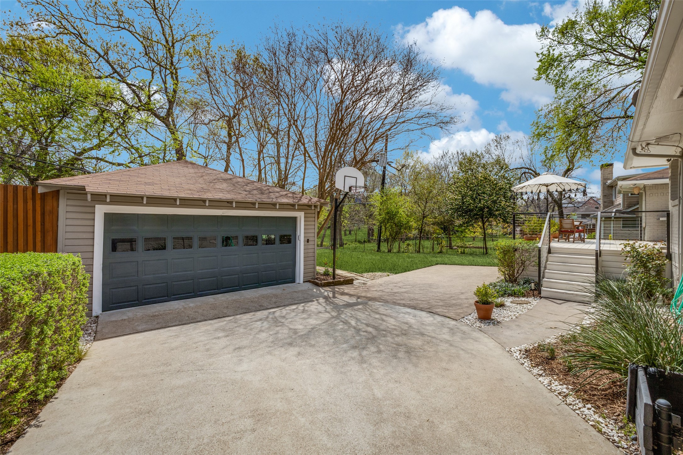 7224 Alexander Drive