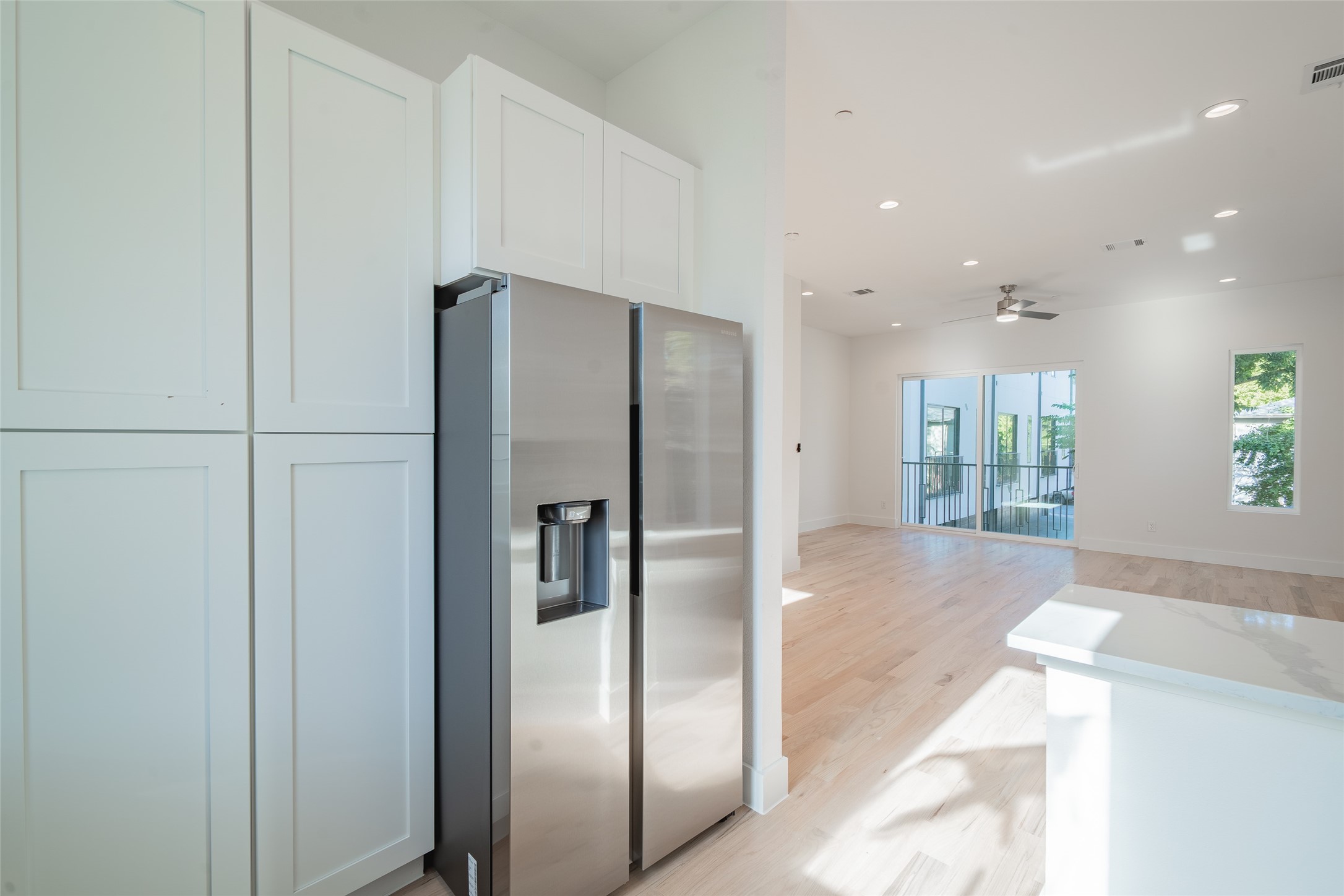 1921 N Prairie Avenue 104