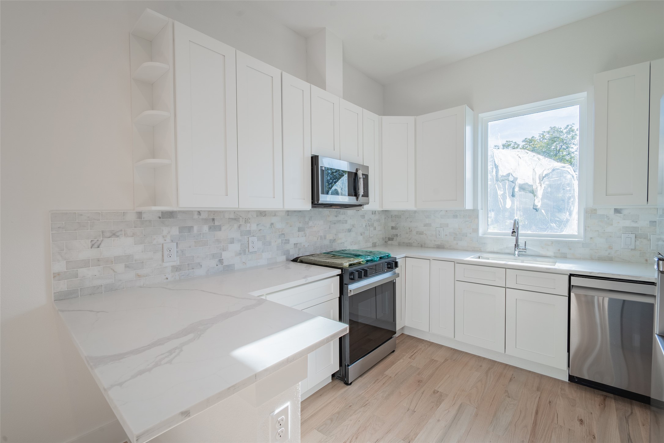 1921 N Prairie Avenue 104