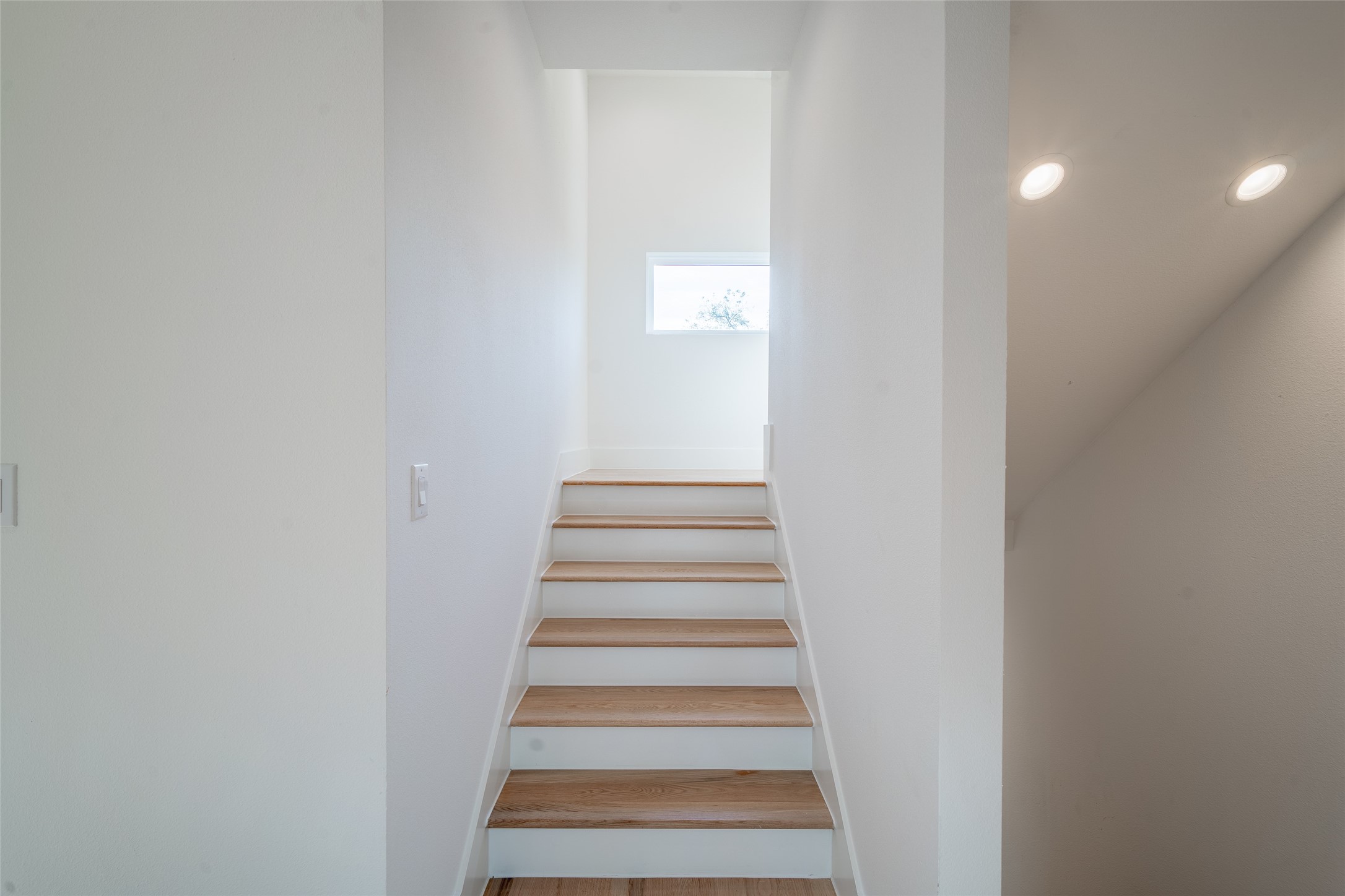 1921 N Prairie Avenue 104