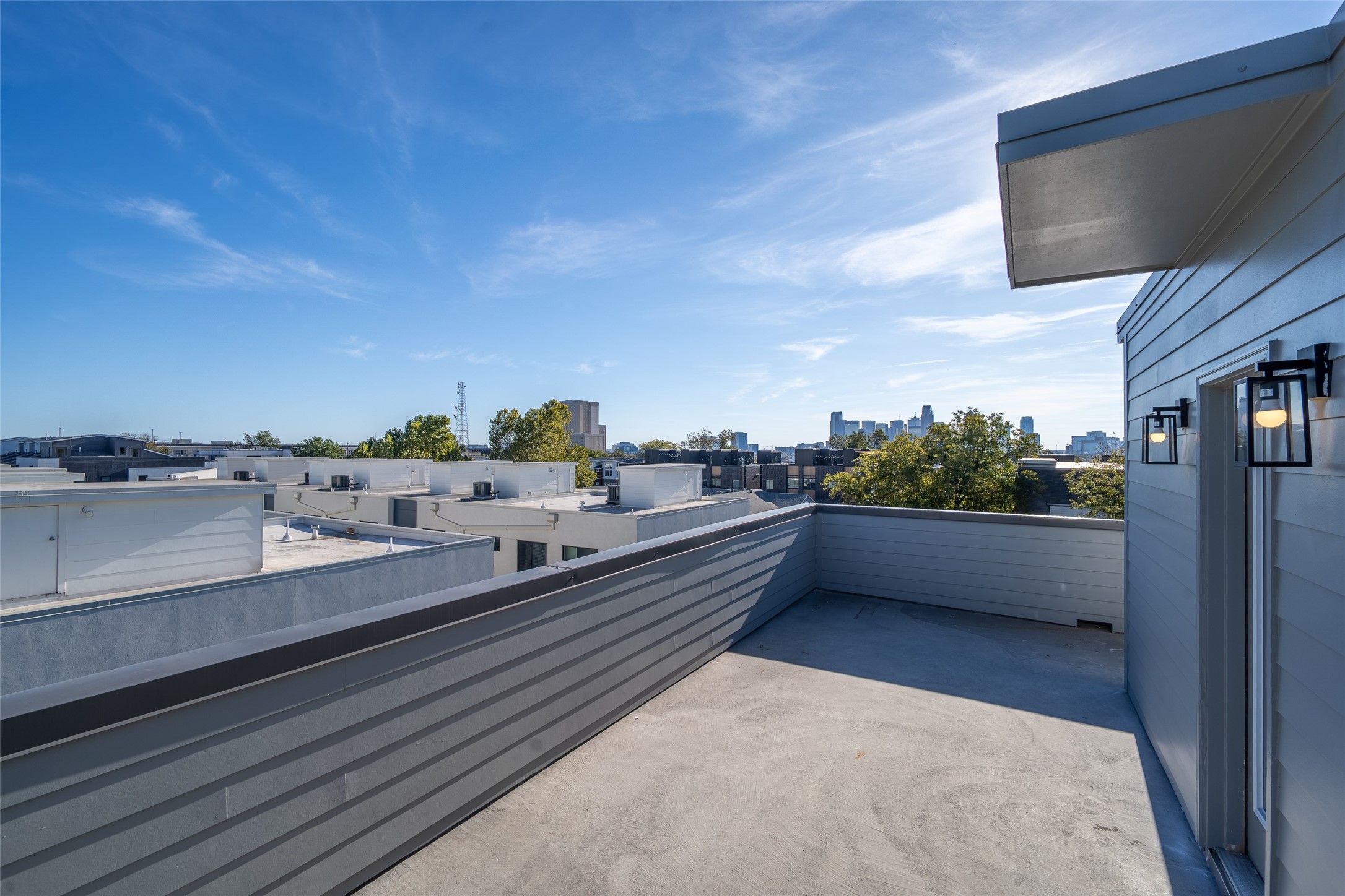 1921 N Prairie Avenue 104