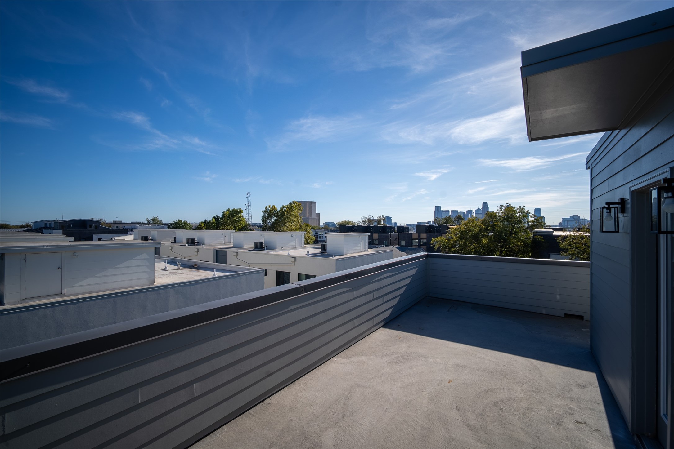 1921 N Prairie Avenue 104