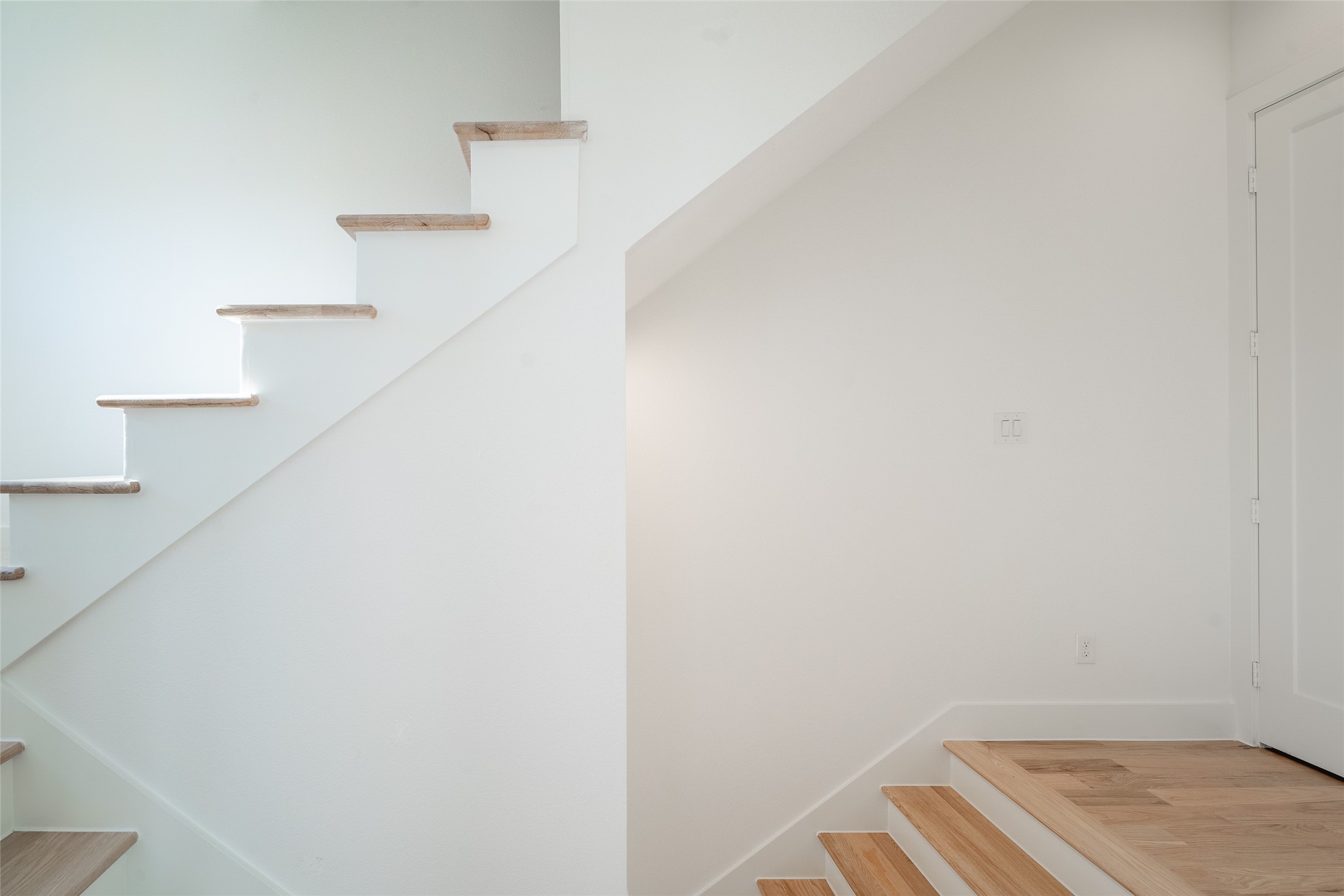 1921 N Prairie Avenue 104