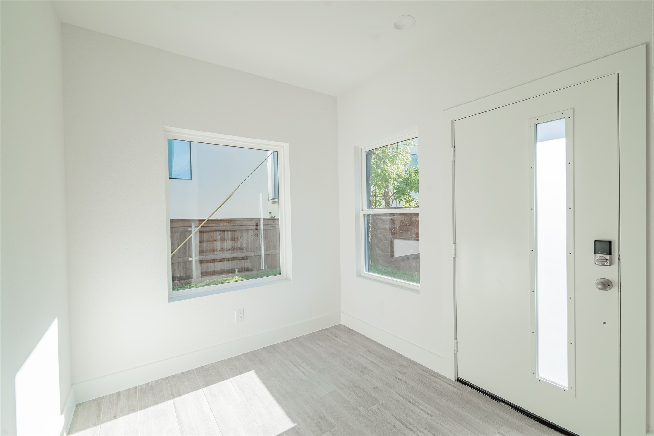 1921 N Prairie Avenue 104