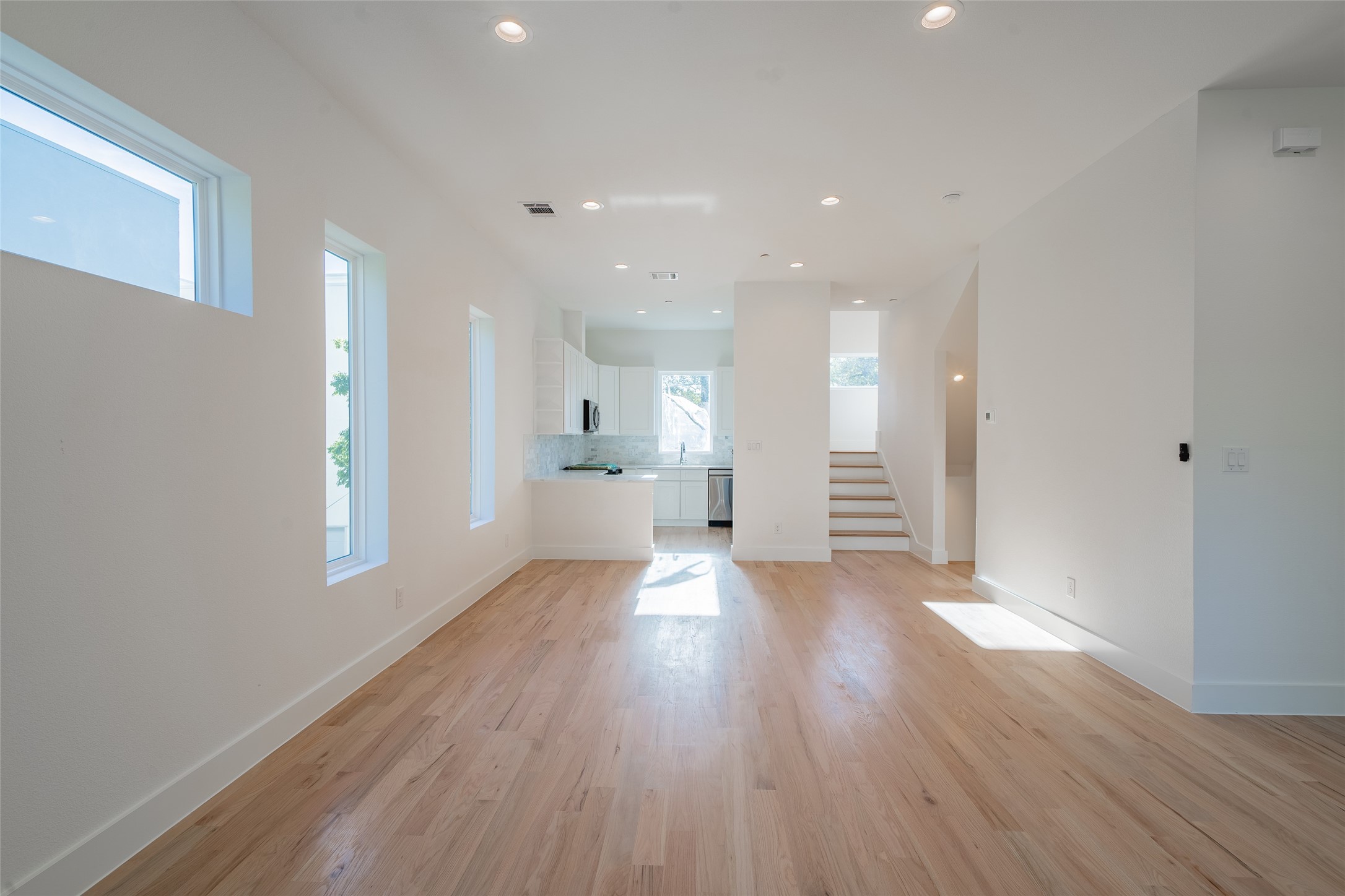 1921 N Prairie Avenue 104