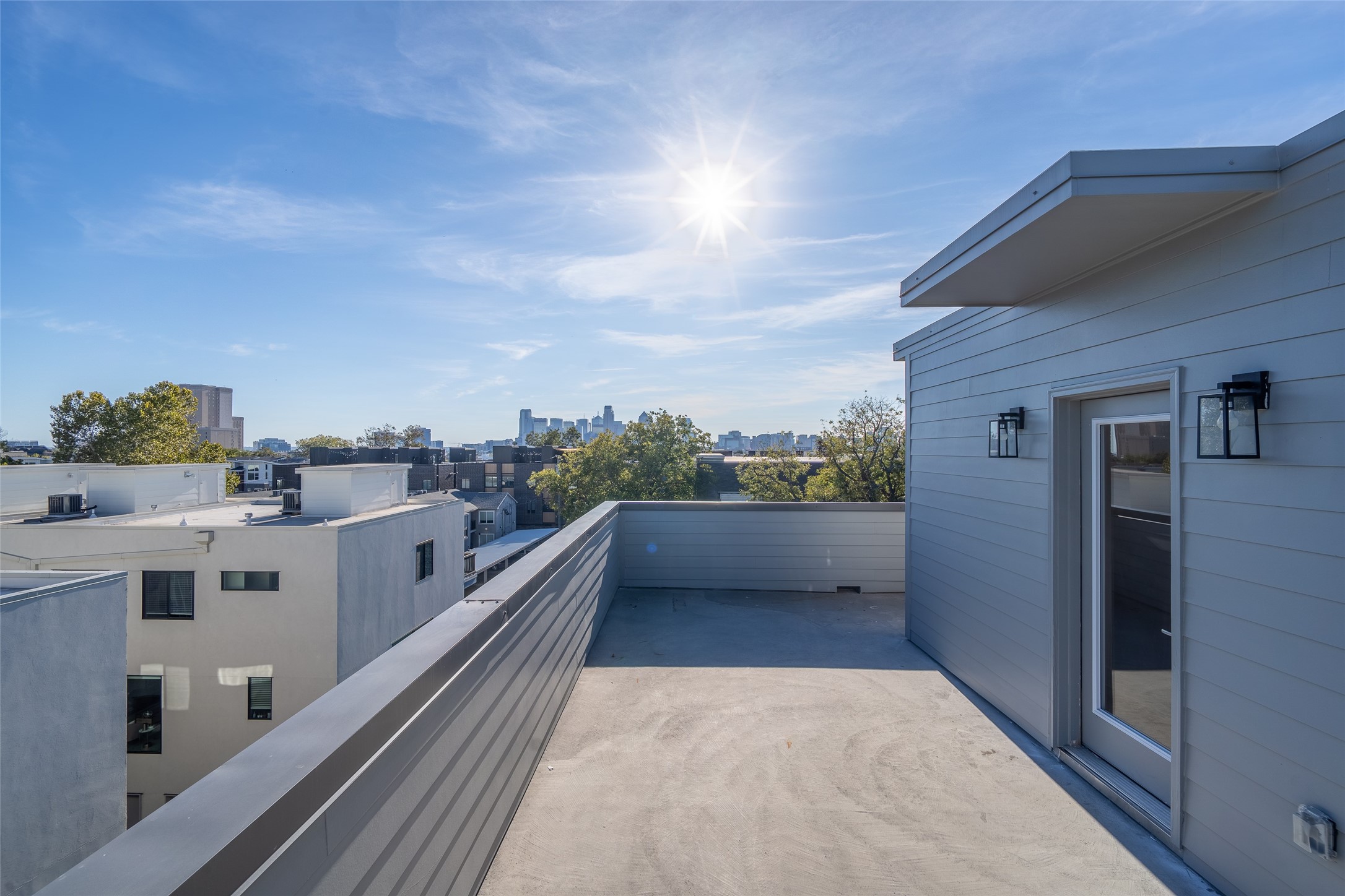 1921 N Prairie Avenue 104